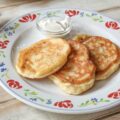 Baranochki, Bliny, Bortsch, Die kulinarischen Gewohnheiten Russlands, Pelmeni, Pjaniki, Rezept für Syrniki, russiches Rezept für Kinder, Russische Gerichte, russische Snacks, russischen Abend veranstalten, Russisches Essen, Suschki, Syrniki, typisch russischen Gerichte, typisch russisches Essen, Wareniki