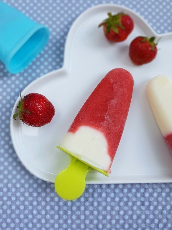 Erdbeereis am Stiel mit griechischem Joghurt - SIMPLYLOVELYCHAOS