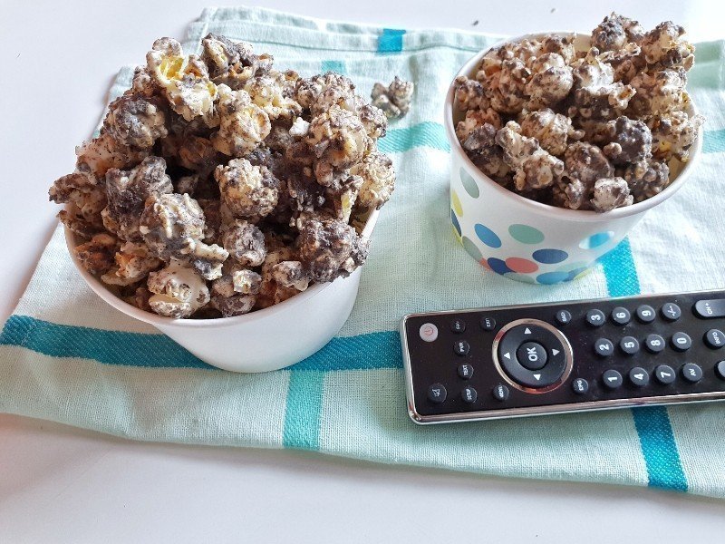 kinderfilme dvd sammlung, kinderfilme kino, Kino Snacks, Kino Snacks selber machen, mikrowellen popcorn thermomix, oreo mit popcorn, oreo popcorn mit weißer schokolade, Oreo-Popcorn, popcorn, Popcorn aus dem Thermomix, popcorn aus der mikrowelle, popcorn gesalzen rezept, popcorn geschmack rezept, popcorn gezuckert rezept, popcorn im thermomix, popcorn im thermomix zubereiten, popcorn machen, popcorn mit thermomix, Popcorn mit Zartbitterschokolade und Cranberry-Nuss-Mix, popcorn rezept ausgefallen, popcorn rezept bilder, popcorn rezept einfach, popcorn rezept ideen, popcorn rezept kinder, popcorn rezept salzig butter, popcorn rezept süß butter, popcorn rezept topf, popcorn rezepte, popcorn rezepte herzhaft, popcorn rezepte mit herz, popcorn rezepte salzig, popcorn rezepte süß, popcorn selber machen bunt, popcorn selber machen geschmack, popcorn selber machen geschmacksrichtungen, popcorn selber machen gewürze, popcorn selber machen im thermomix, popcorn selber machen kinder, popcorn selber machen schokolade, popcorn selber machen süß mikrowelle, popcorn selber machen süß rezept, popcorn selber machen tipps, popcorn selbst gemacht, popcorn selbst gemacht wie im kino, popcorn selbst machen in der mikrowelle, popcorn selbst machen mikrowelle, popcorn selbst machen rezept, popcorn selbst machen süß, popcorn selbst machen thermomix, popcorn selbstgemacht süß, popcorn süß thermomix, popcorn thermomix, popcorn thermomix rezept, popcorn thermomix tm5, popcornloop rezept salzig, rezept popcorn in der mikrowelle, rezept süßes popcorn selbst gemacht, rezepte für popcorn, Süß und salziges Popcorn- Crunch, süßes popcorn selber machen ohne maschine, süßes popcorn thermomix, thermomix flavoured popcorn, unsere liebsten Filme, unsere liebsten Kinderfilme, Was darf bei einem Filmnachmittag auf keinen Fall fehlen