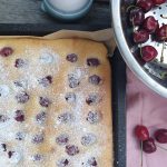 kirschkuchen vom blech, kirschkuchen thermomix, kirschkuchen rezept, kirschkuchen auf dem blech, kirschkuchen aus rührteig, kirschkuchen blech thermomix, kirschkuchen einfach schnell, kirschkuchen einen tag vorher backen, safttiger kirschkuchen, kirschkuchen frische kirschen, kirschkuchen im thermomix,