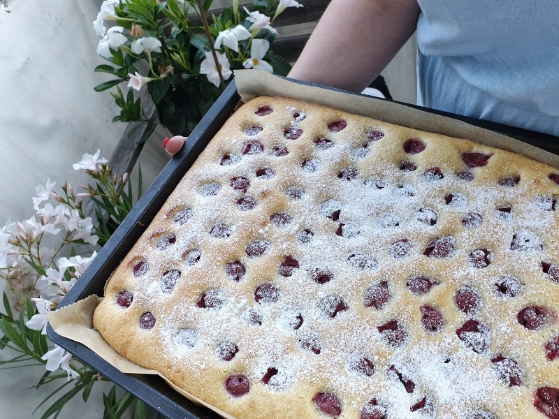 Schneller Kirschkuchen vom Blech - SIMPLYLOVELYCHAOS