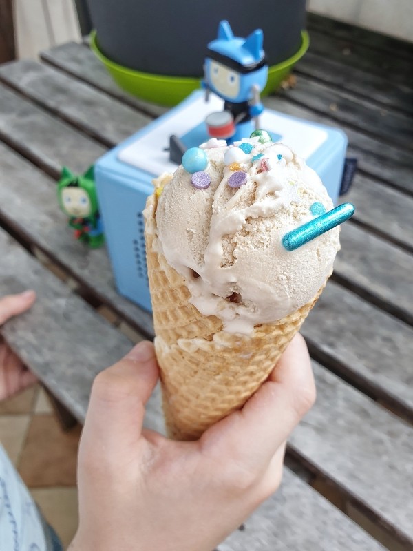 Nuss-Nougat-Eis Rezept für den perfekten Sommer - SIMPLYLOVELYCHAOS