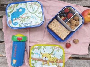 kartenspiele für reisen, kartenspiele kinder 6 jahre, kartenspiele kinder ab 10, kartenspiele kinder ab 4, kartenspiele kinder 8 jahre, kartenspiel kinder ab 8, my mepal lunchbox, my mepal bento box, brotdose kinder mymepal, my mepal trinkflasche, mymepal personalisierte Brotdose, mymepal personalisierter trinkbecher, mymepal brotdose innen, gesunder snack kindergarten, gesunder snack schule, apfel zimt bällchen, apfel zimt energiebällchen, gesunder snack kalorienarm, mepal, bpa freie brotdose,